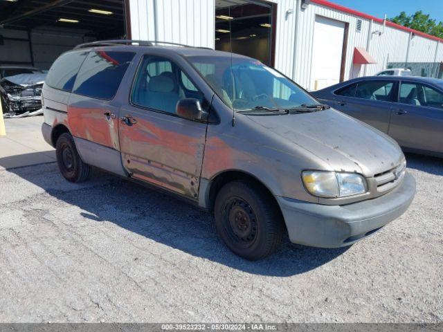  Salvage Toyota Sienna