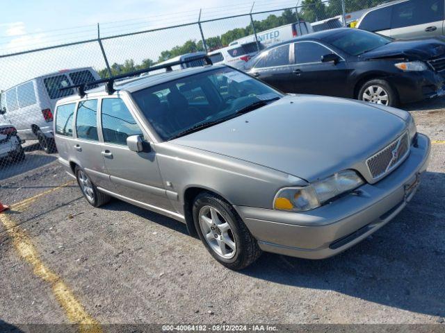  Salvage Volvo V70