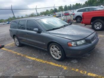  Salvage Volvo V70