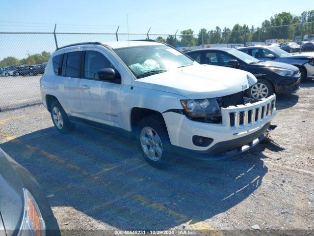  Salvage Jeep Compass