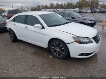  Salvage Chrysler 200