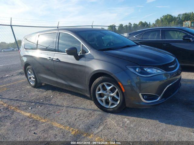  Salvage Chrysler Pacifica