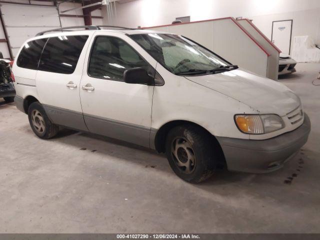  Salvage Toyota Sienna