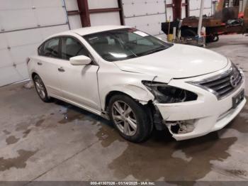  Salvage Nissan Altima