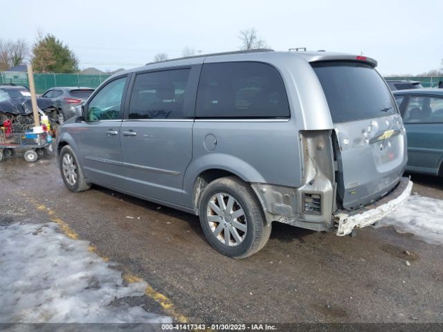 Chrysler Town & Country Touring Image 7