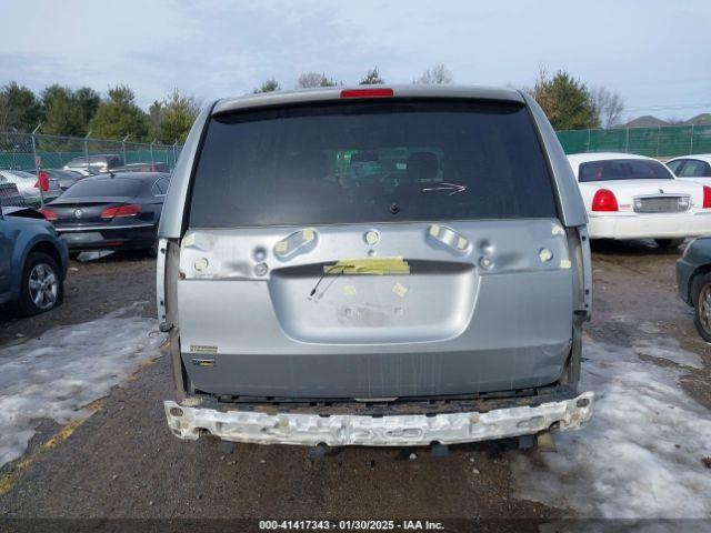 Chrysler Town & Country Touring Image 5