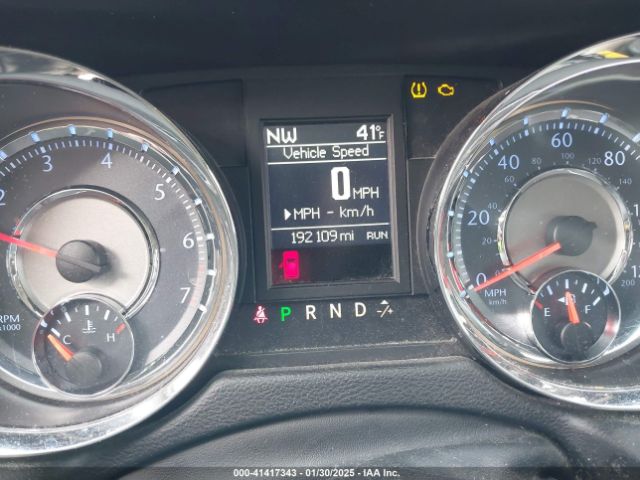 Chrysler Town & Country Touring Image 8