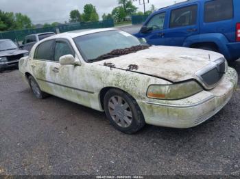  Salvage Lincoln Towncar