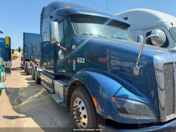  Salvage Peterbilt 587