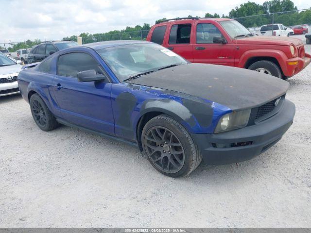  Salvage Ford Mustang
