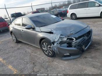  Salvage Nissan Altima
