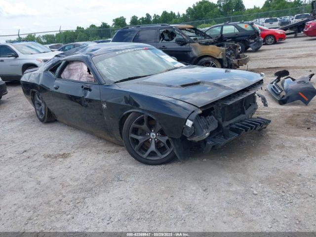  Salvage Dodge Challenger