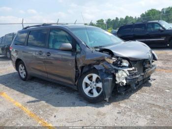  Salvage Toyota Sienna