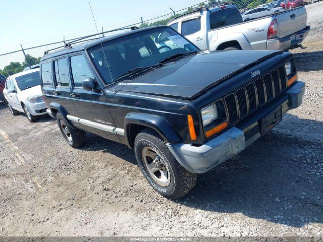  Salvage Jeep Cherokee