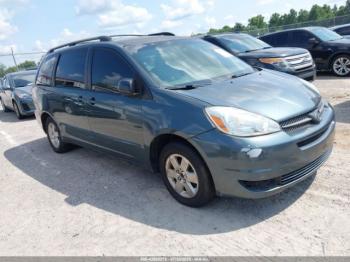  Salvage Toyota Sienna