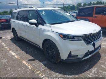  Salvage Kia Carnival