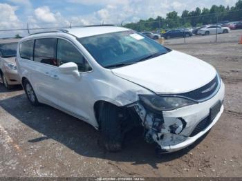  Salvage Chrysler Pacifica