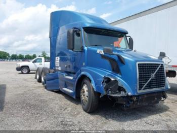  Salvage Volvo Vn