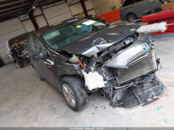  Salvage Toyota Prius v