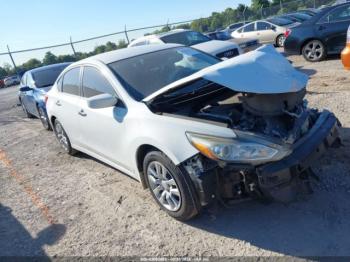  Salvage Nissan Altima
