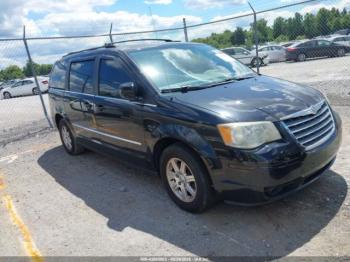  Salvage Chrysler Town & Country