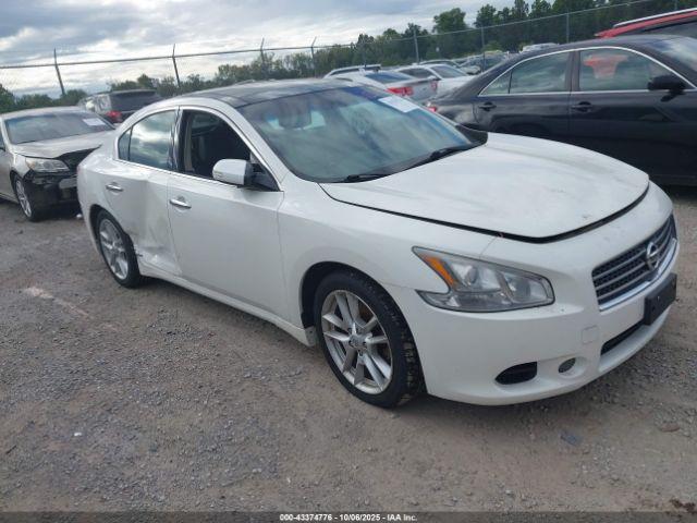  Salvage Nissan Maxima