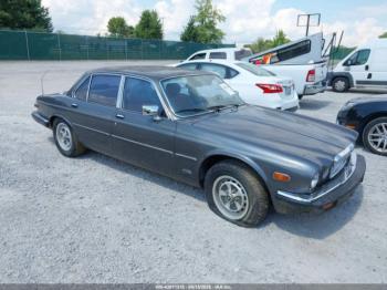  Salvage Jaguar Xj6