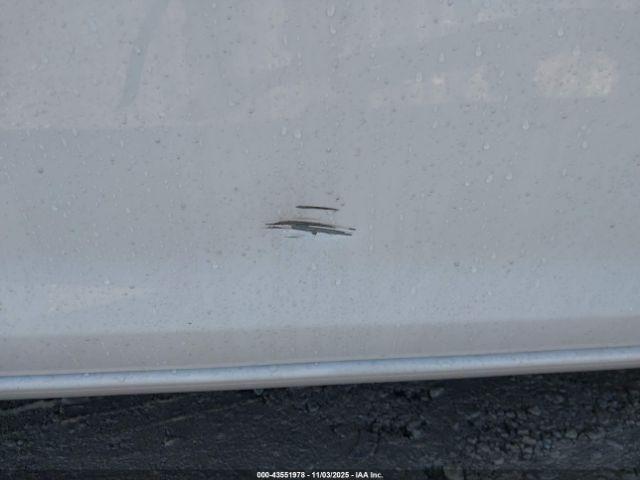 Buick Verano Image 5