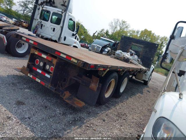 Freightliner M2 106 Medium Duty Image 2