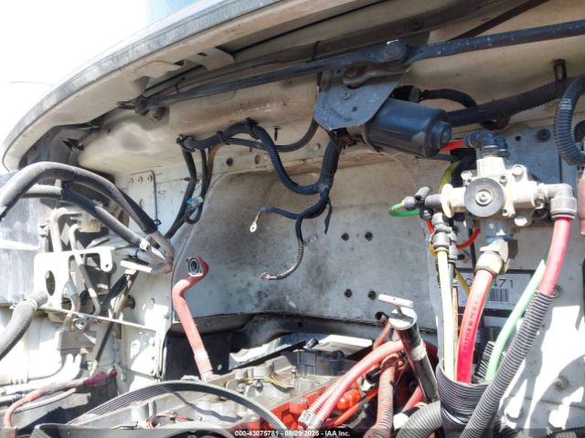 Freightliner M2 106 Medium Duty Image 14