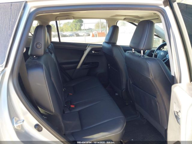 Toyota RAV4 Limited Image 16