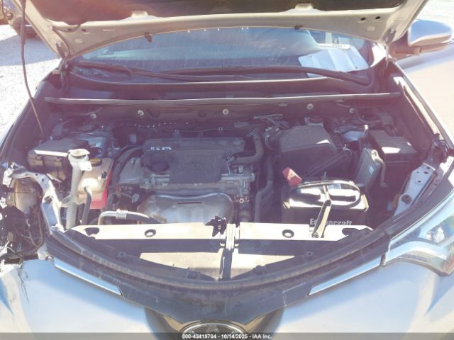 Toyota RAV4 Limited Image 6