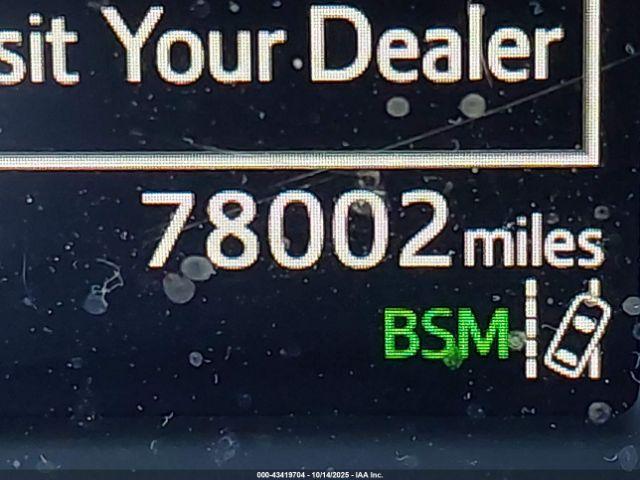 Toyota RAV4 Limited Image 15