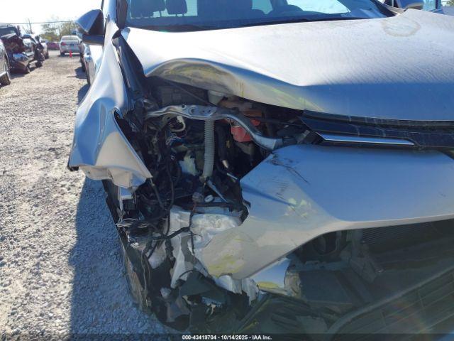 Toyota RAV4 Limited Image 13