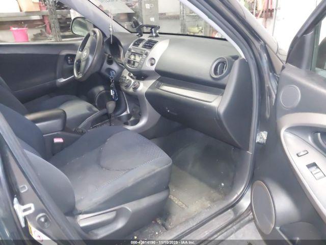 Toyota RAV4 Sport V6 Image 7