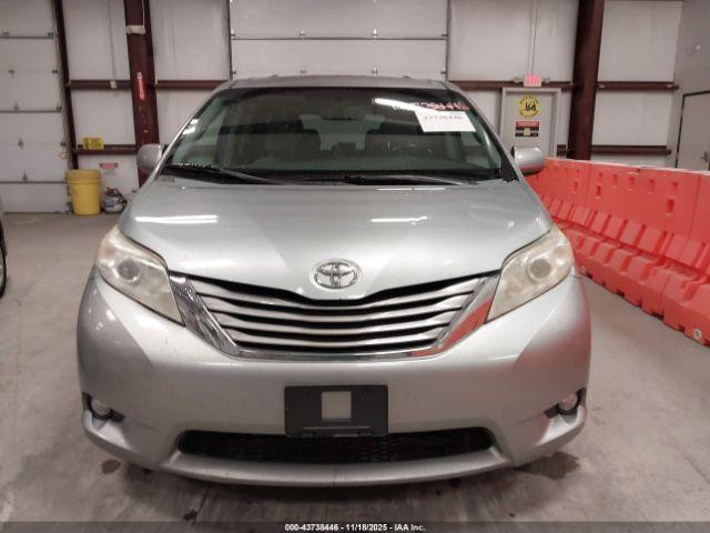 Toyota Sienna Xle 8 Passenger Image 9
