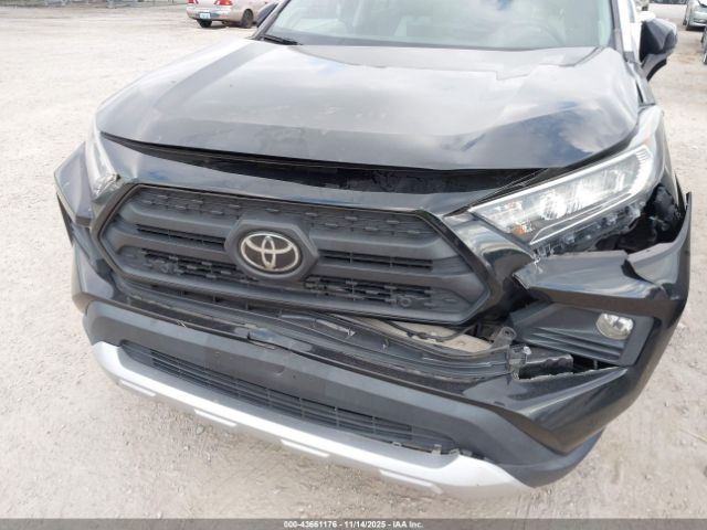 Toyota RAV4 Adventure Image 3