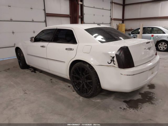 Chrysler 300 Image 14