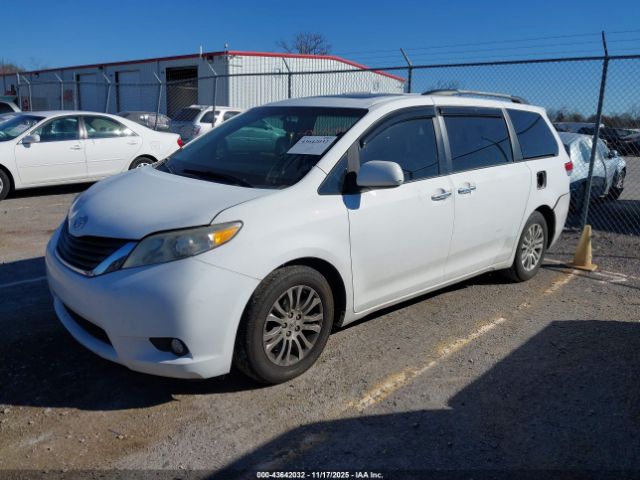 Toyota Sienna Xle V6 Image 6