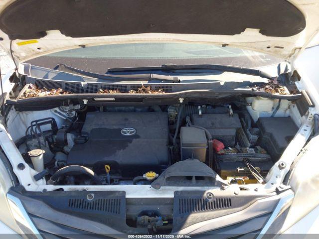 Toyota Sienna Xle V6 Image 9