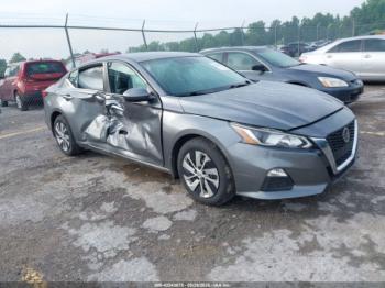  Salvage Nissan Altima
