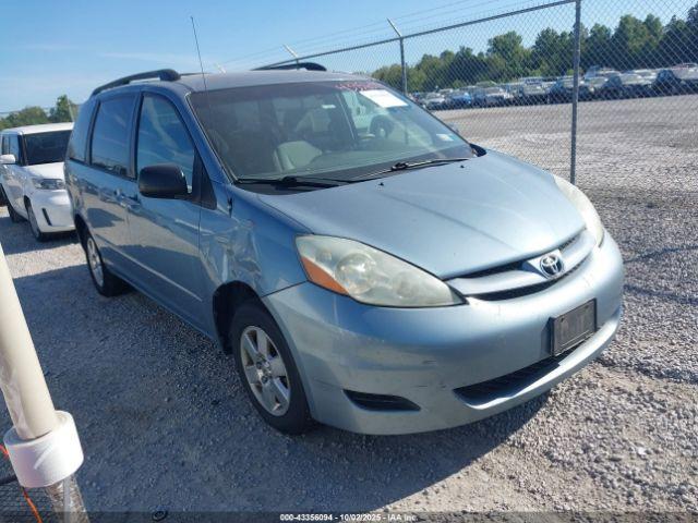  Salvage Toyota Sienna