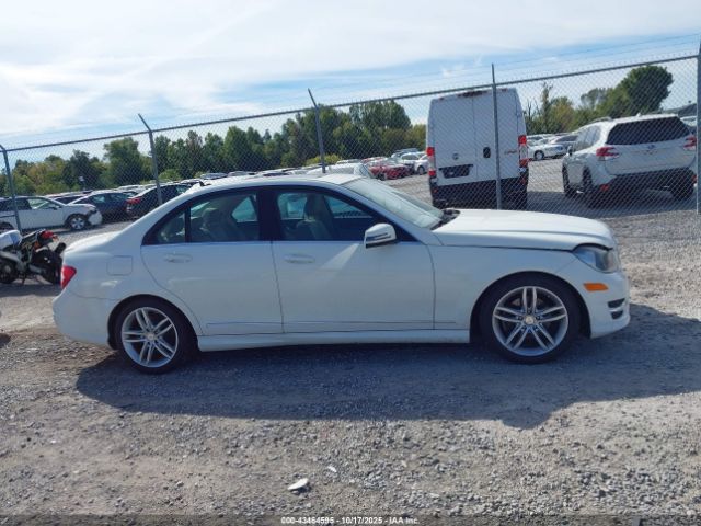 Mercedes-Benz C-Class Sport 4matic Image 16