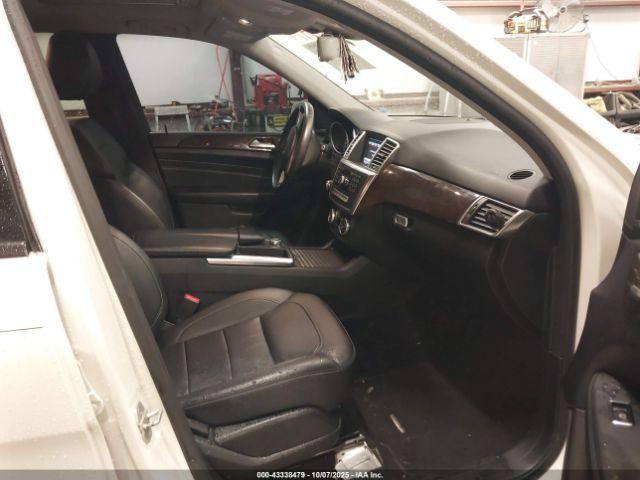 Mercedes-Benz M-Class 4matic Image 4