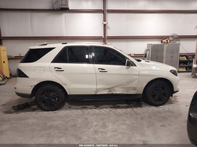 Mercedes-Benz M-Class 4matic Image 10