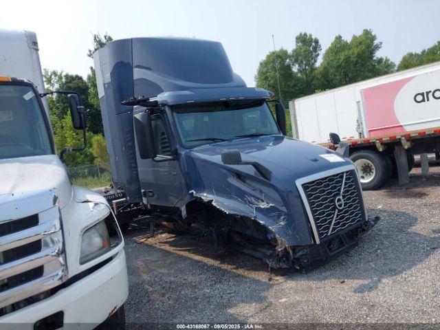  Salvage Volvo Vnl