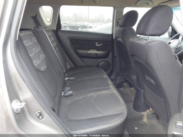 Kia Soul + Image 10