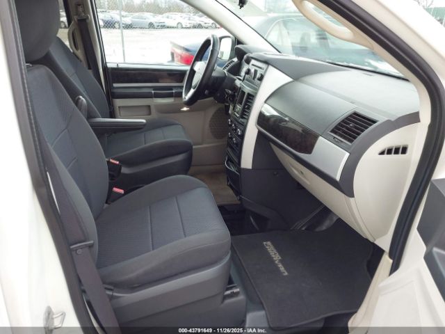 Dodge Grand Caravan Sxt Image 2