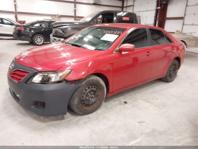 Toyota Camry Le Image 4