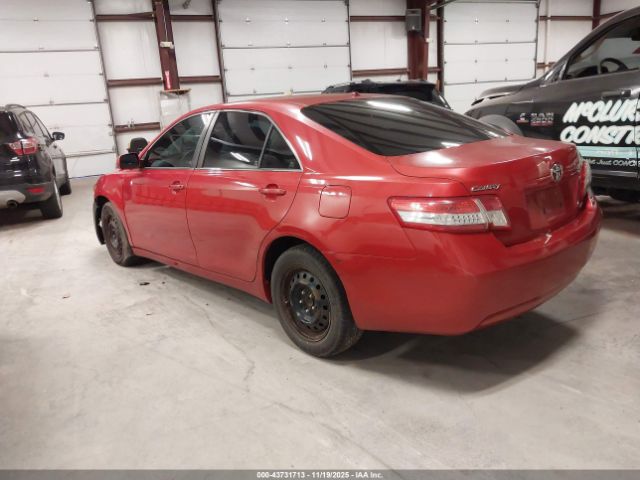 Toyota Camry Le Image 3